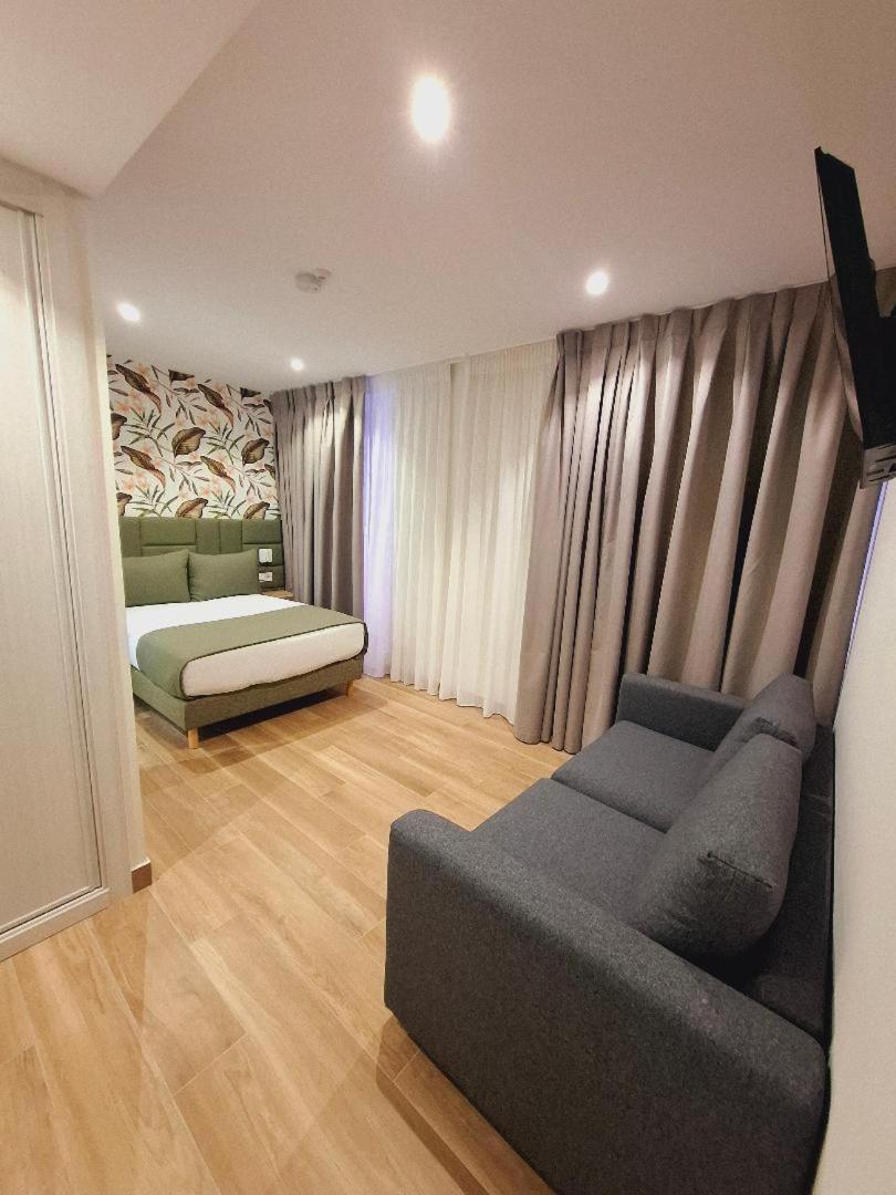 Hostal San Blas Мадрид Екстериор снимка