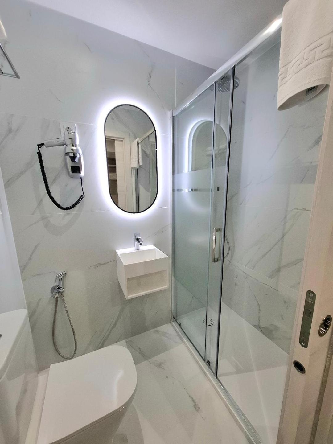 Hostal San Blas Мадрид Екстериор снимка
