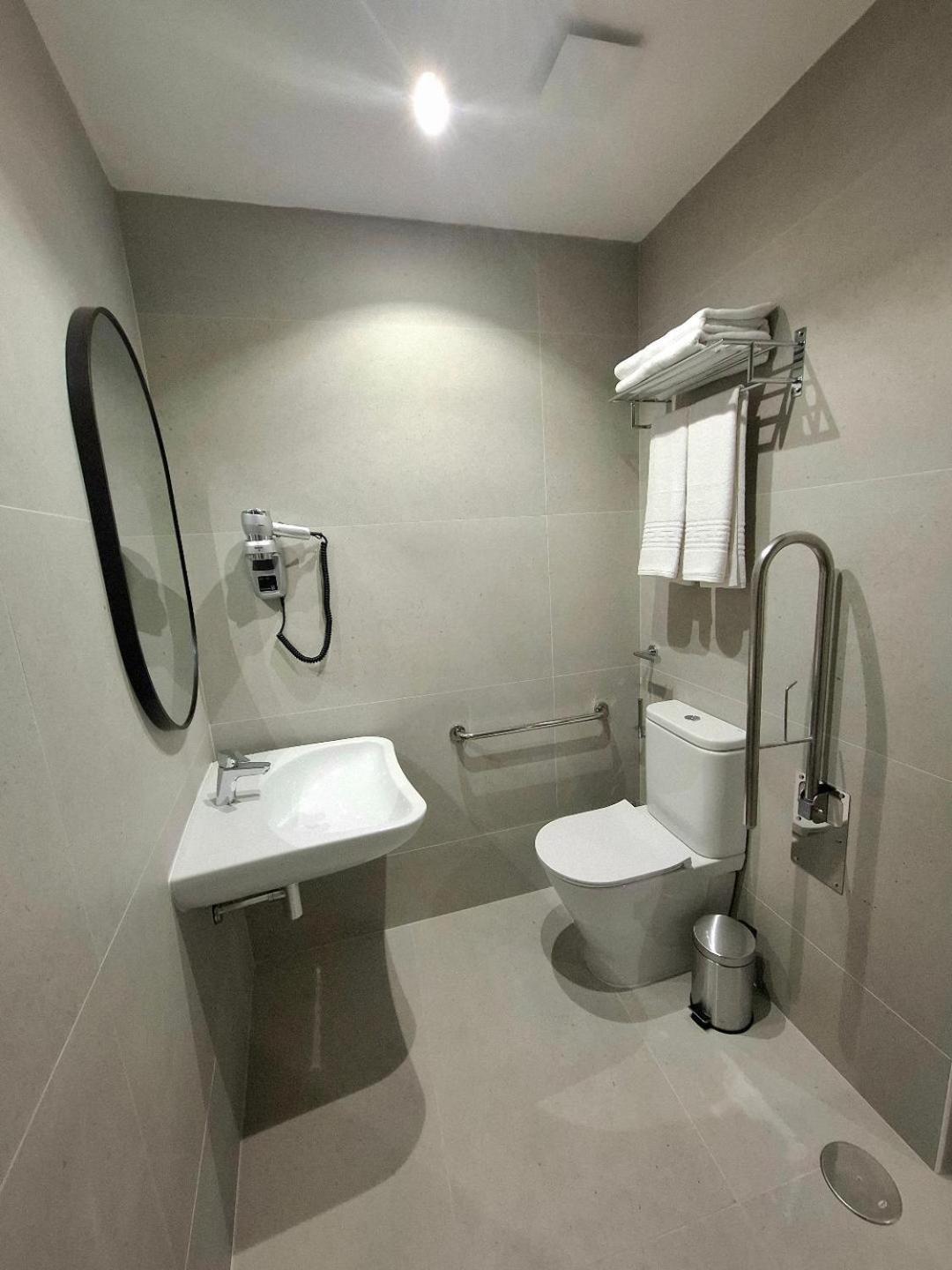 Hostal San Blas Мадрид Екстериор снимка