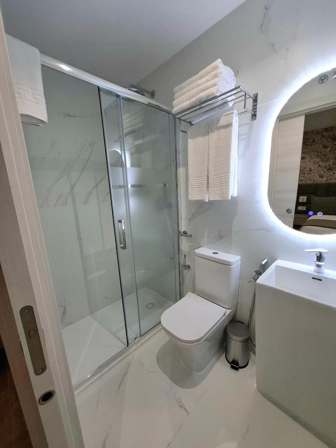 Hostal San Blas Мадрид Екстериор снимка