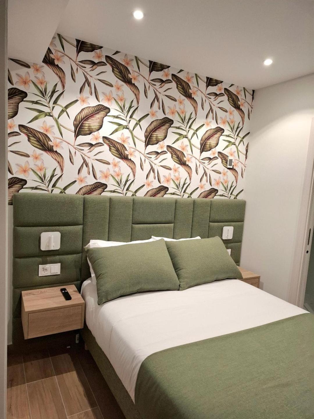 Hostal San Blas Мадрид Екстериор снимка