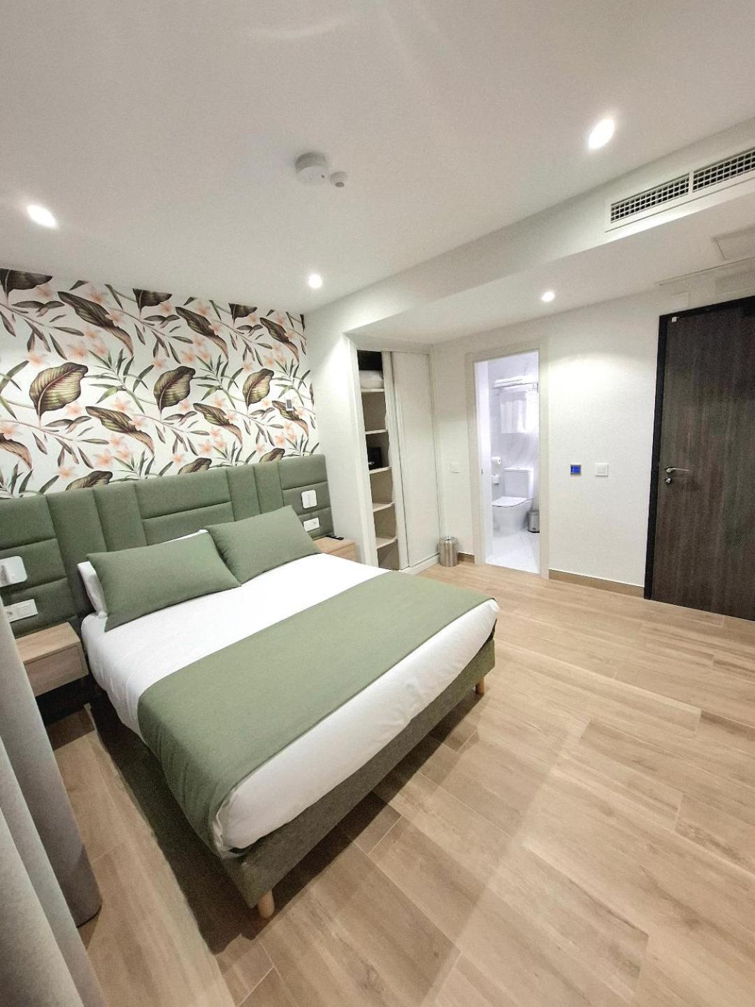 Hostal San Blas Мадрид Екстериор снимка